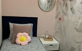 Shespace Apartrooms